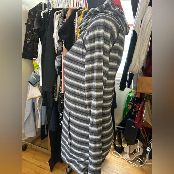 Long Sleeve Hooded Shirt XSmall - Picture 4 of 6